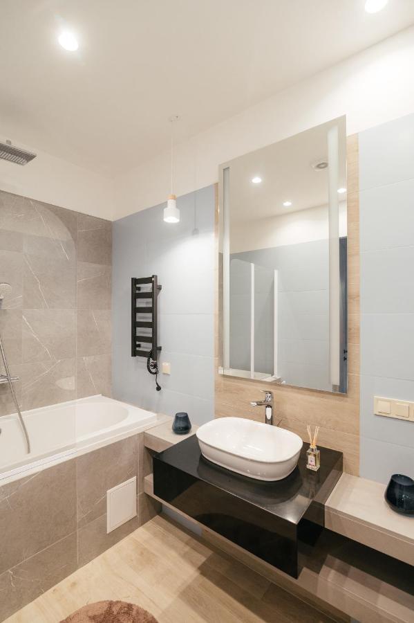 Pearl Premium Apartments 3 Киев Екстериор снимка