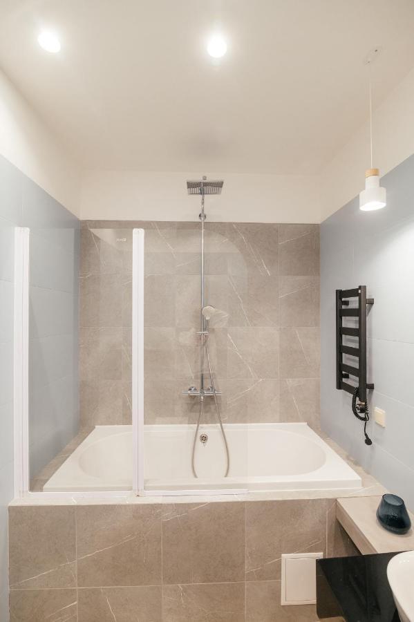 Pearl Premium Apartments 3 Киев Екстериор снимка