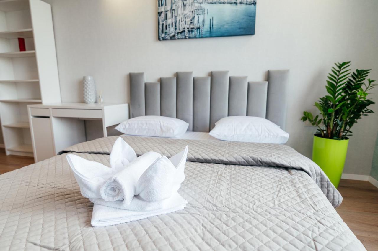 Pearl Premium Apartments 3 Киев Екстериор снимка