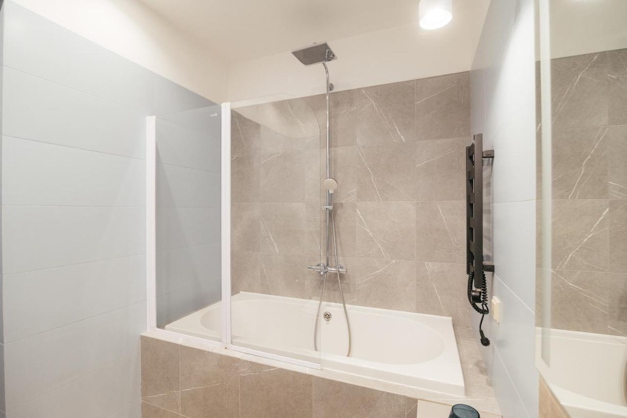 Pearl Premium Apartments 3 Киев Екстериор снимка